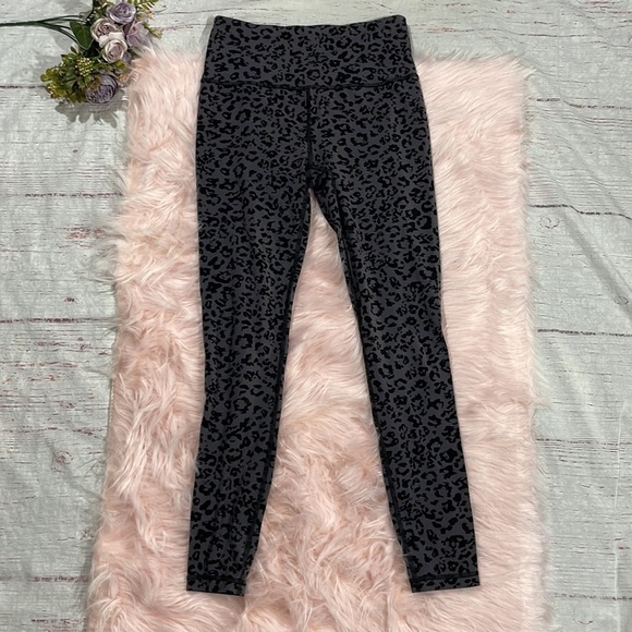 Athleta Elation Ultra High Rise Tights Gray Cheetah Leggings - Picture 2 of 11